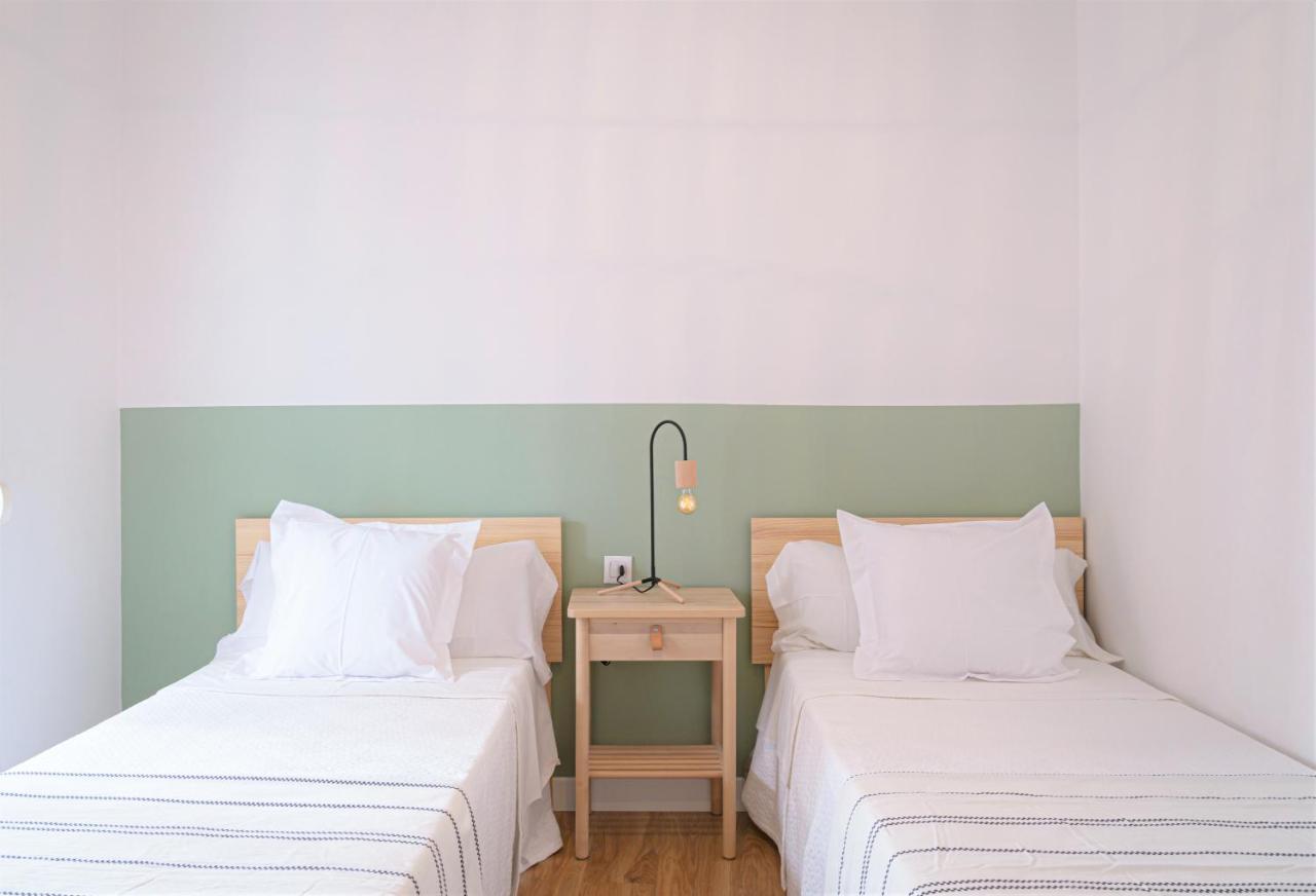 Hostal La Calzada Тарифа Екстериор снимка